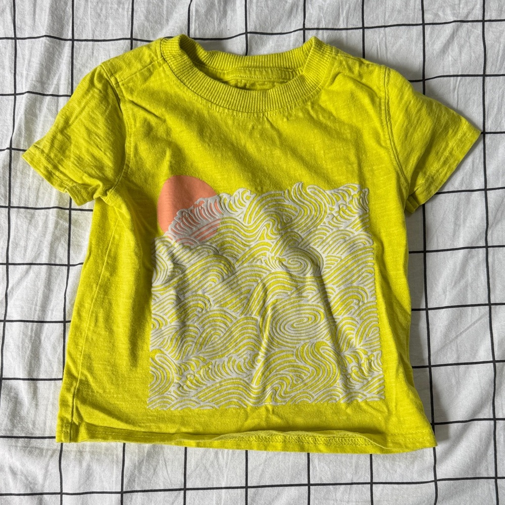 Young Days unisex cute textured 3T tshirt